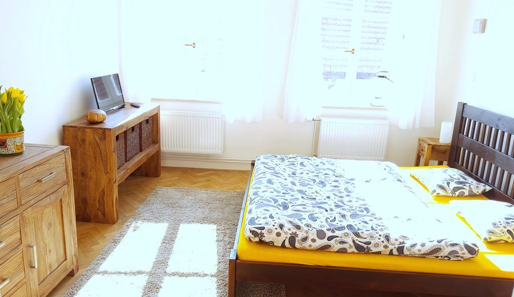 Apartmany U Namesti Броумов Экстерьер фото